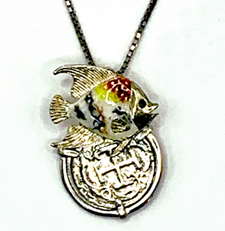 ATOCHA COIN PENDANT WITH COLORFUL FISH