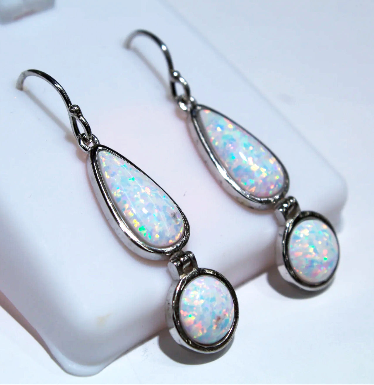 DANGLING OPAL EARRINGS