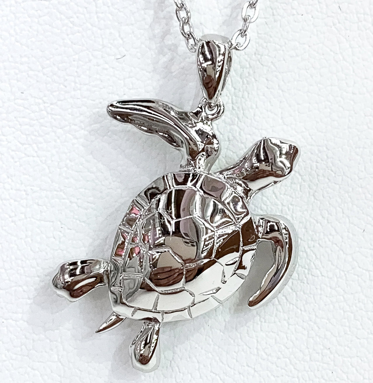GRACIOUS STERLING SILVER TURTLE PENDANT