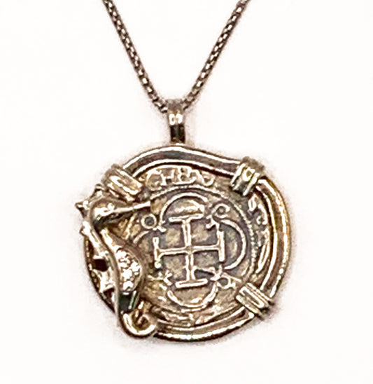 ATOCHA COIN PENDANT WITH SEAHORSE