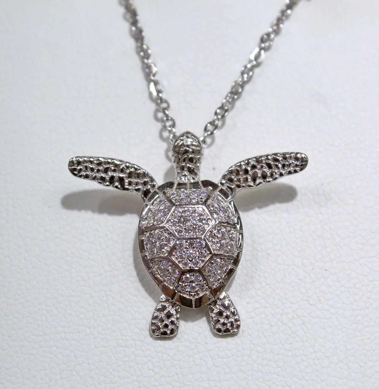 BEAUTIFUL AND HIGHLY DETAILED STERLING SILVER TURTLE WITH EXTENDED ARMS