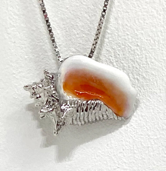 CLASSIC SILVER CONCH SHELL PENDANT WITH REALISTIC ENAMEL COLOR