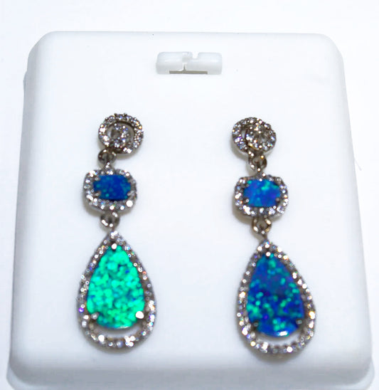 GLITTERING OPAL EARRINGS AND WHITE ZIRCON