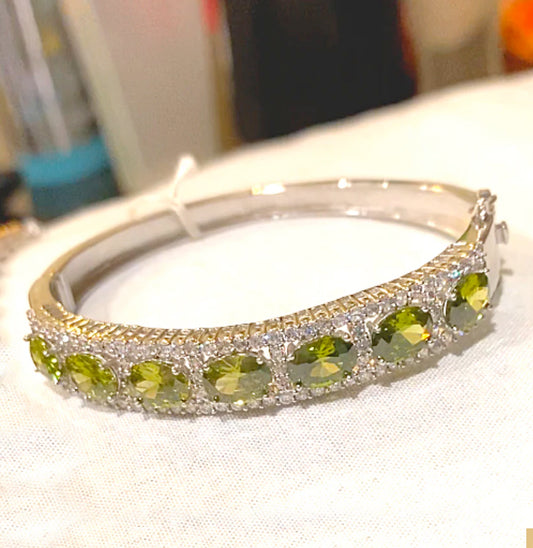 GREEN LAB PERIDOT CUT GEMSTONE BANGLE BRACELET - .925 STERLING SILVER