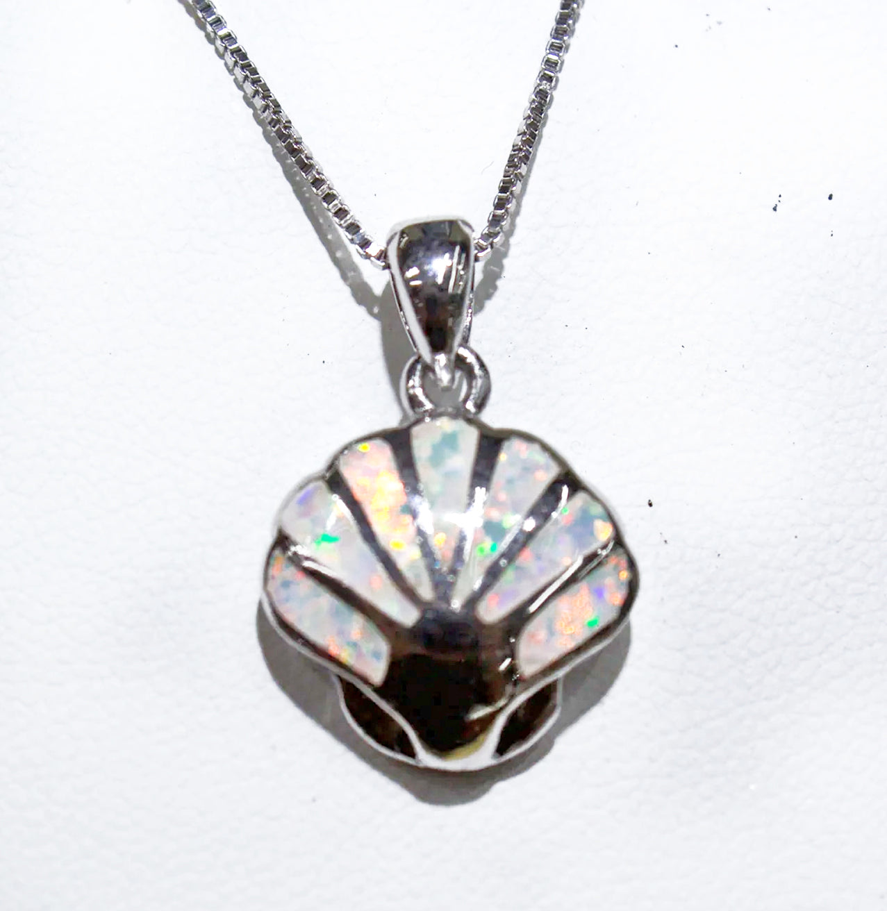 WHITE OPAL SEASHELL NECKLACE